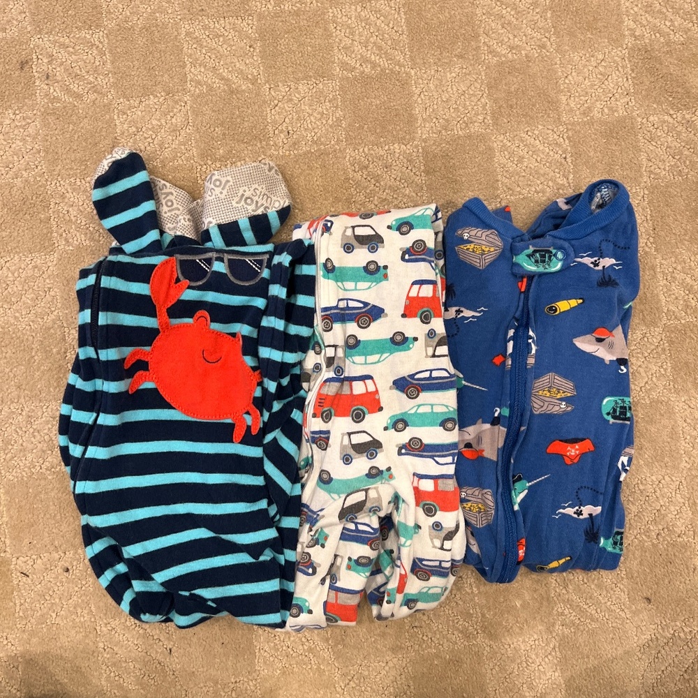 Carters 4T footie pajamas x3